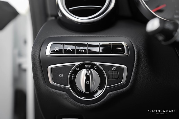 Mercedes-Benz C63 14 of 24