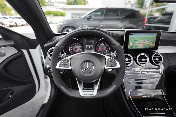 Mercedes-Benz C63 10 of 24