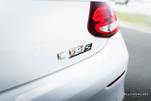 Mercedes-Benz C63 24 of 24