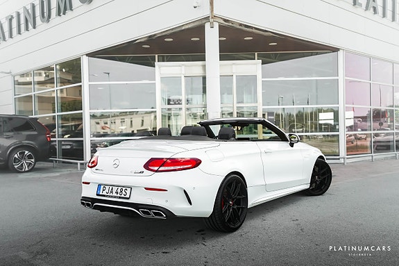 Mercedes-Benz C63 2 of 5