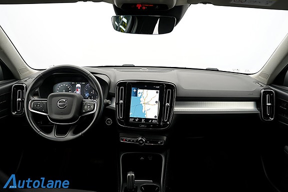 Volvo XC40 13 of 26