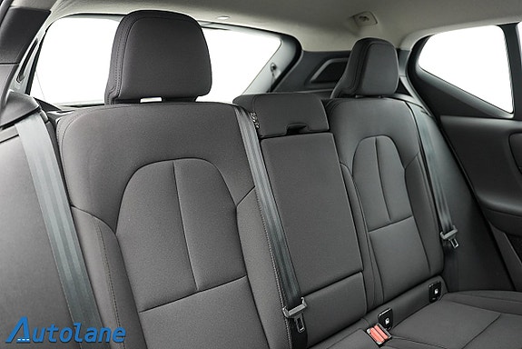 Volvo XC40 17 of 26