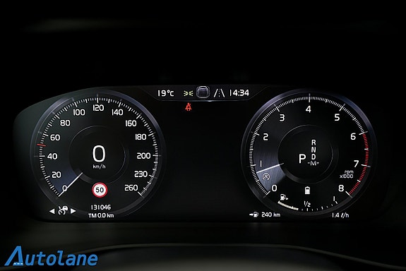 Volvo XC40 15 of 26