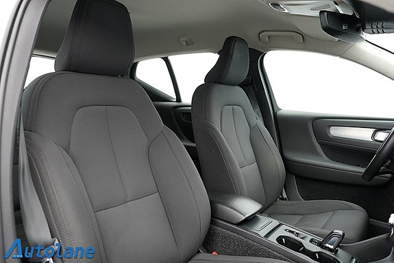 Volvo XC40 16 of 26