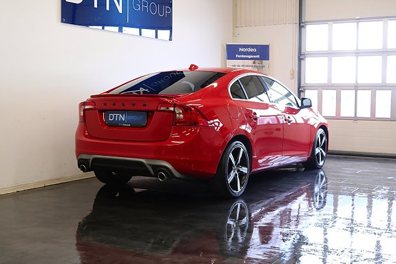 Volvo S60 3 of 5