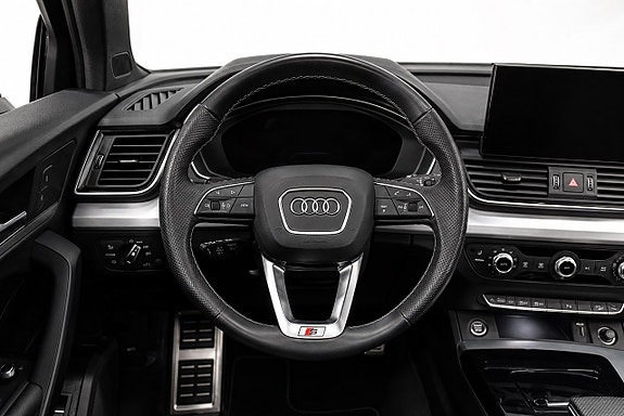 Audi Q5 2 of 5