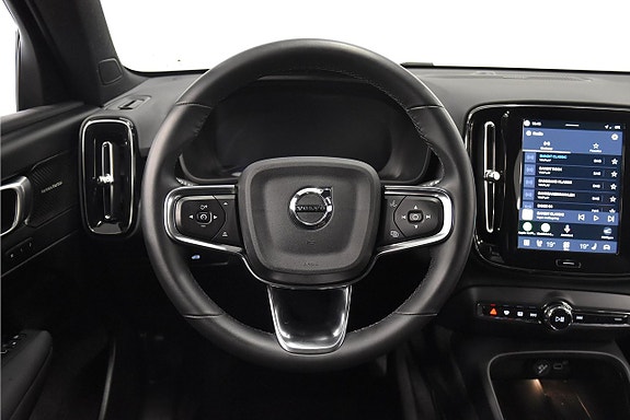 Volvo EX40 2 of 5