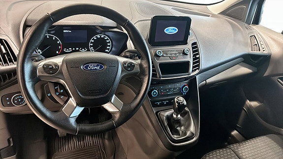 Ford Transit Connect 4 of 5