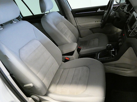 Volkswagen Golf Sportsvan 12 of 21