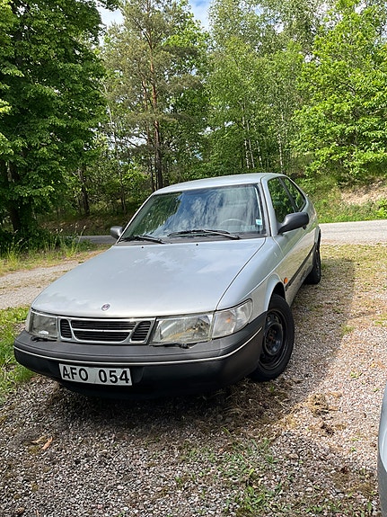 Saab 900 2 of 3