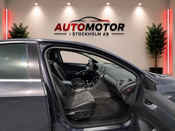 Ford Mondeo 4 of 5
