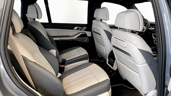 BMW X7 5 of 5