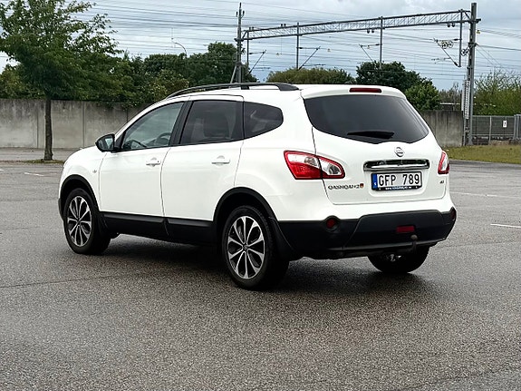 Nissan Qashqai+2 4 of 5