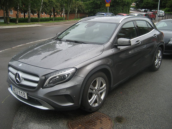 Mercedes-Benz GLA220 3 of 5