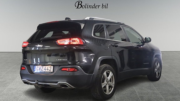 Jeep Cherokee 6 of 17