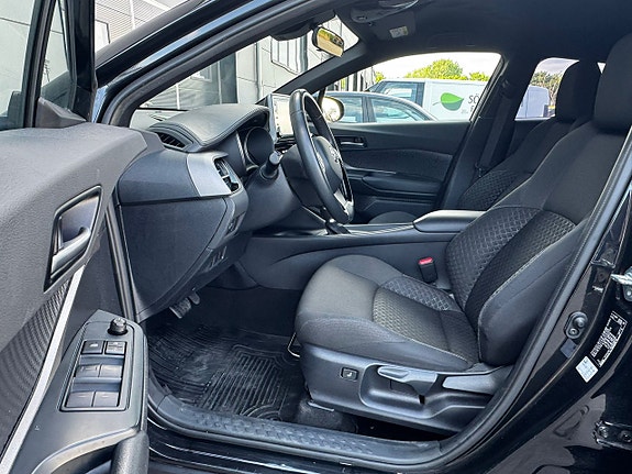 Toyota C-HR 18 of 20