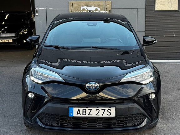 Toyota C-HR 4 of 5