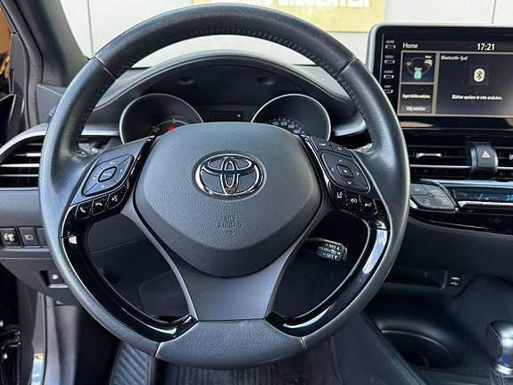 Toyota C-HR 13 of 20