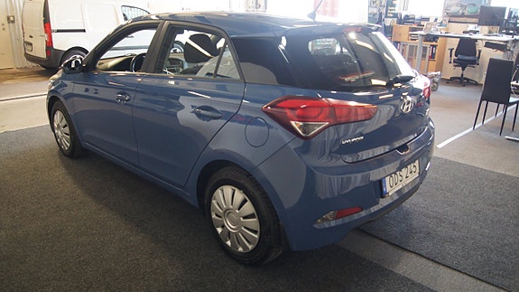 Hyundai i20 3 of 5