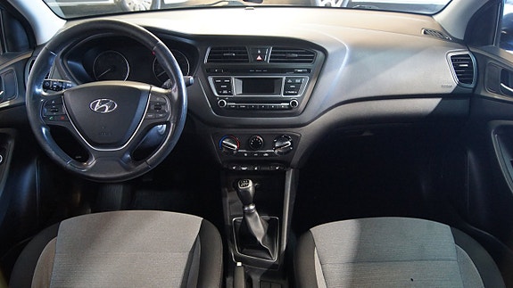 Hyundai i20 7 of 10