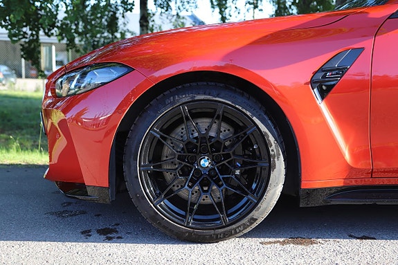 BMW M3 3 of 5