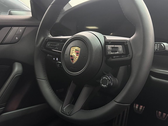 Porsche 911 Carrera T 8 of 22