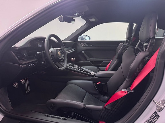 Porsche 911 Carrera T 19 of 22