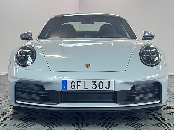 Porsche 911 Carrera T 9 of 22