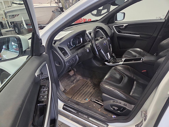 Volvo XC60 3 of 3
