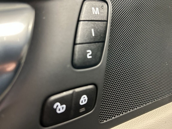 Volvo XC60 13 of 15