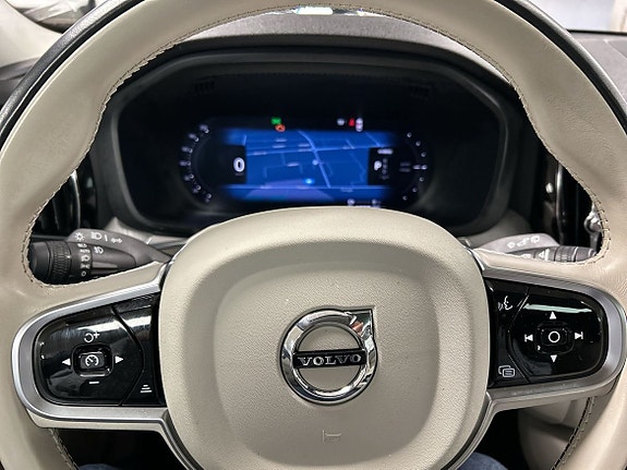 Volvo XC60 11 of 15