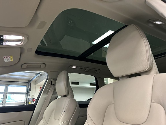 Volvo XC60 10 of 15