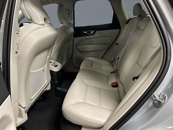 Volvo XC60 8 of 14