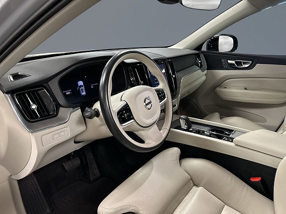 Volvo XC60 5 of 15