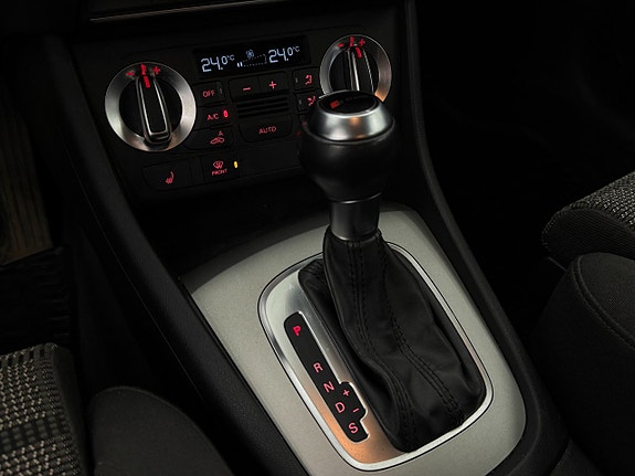Audi Q3 12 of 16
