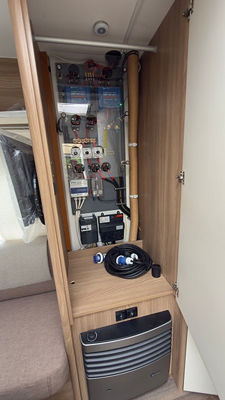 Bürstner Premio Life 430 TS 8 of 16