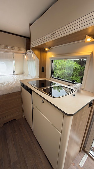 Bürstner Premio Life 430 TS 6 of 16