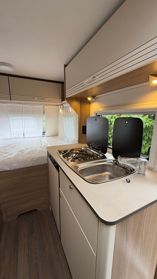 Bürstner Premio Life 430 TS 13 of 16