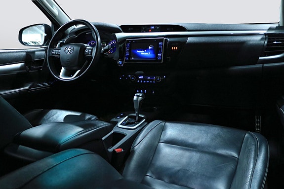 Toyota HiLux 10 of 30