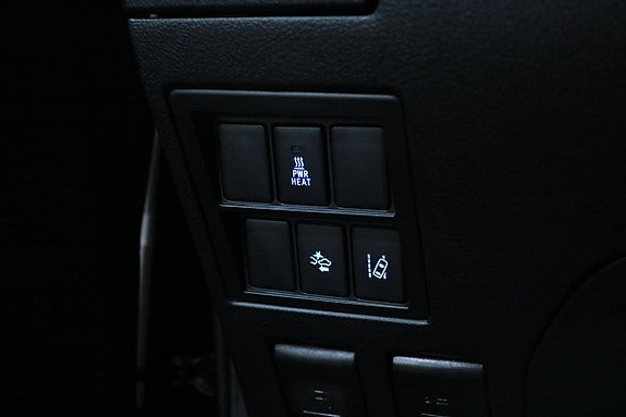 Toyota HiLux 16 of 30