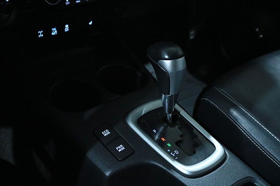 Toyota HiLux 15 of 30