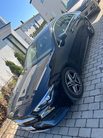 Mercedes-Benz CLA200 2 of 5