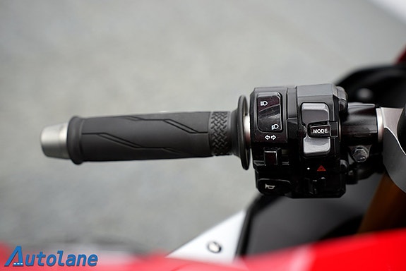 Yamaha YZF-R1* SVENSKSÅLD, ABS, TC, QUICK SHIFTER, 20 of 26