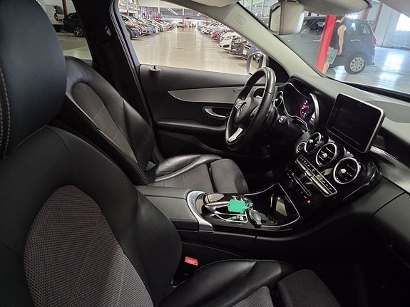 Mercedes-Benz C220 d 4 of 10