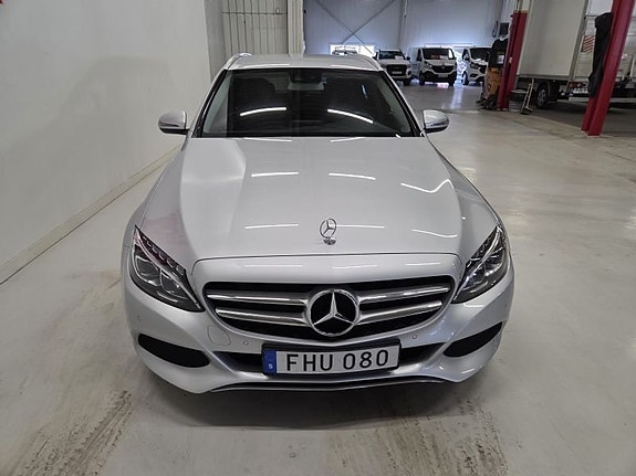 Mercedes-Benz C220 d 2 of 10