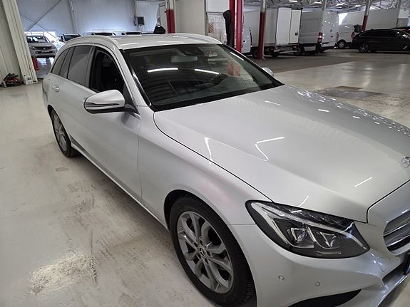Mercedes-Benz C220 d 3 of 10