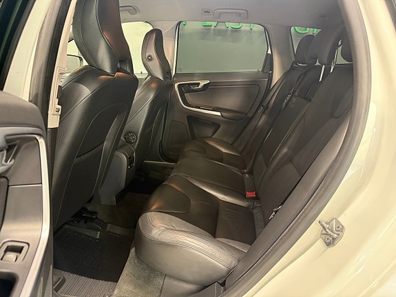 Volvo XC60 12 of 21