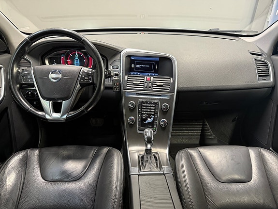 Volvo XC60 14 of 21