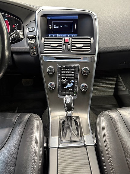 Volvo XC60 16 of 21