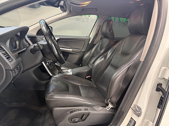 Volvo XC60 10 of 21